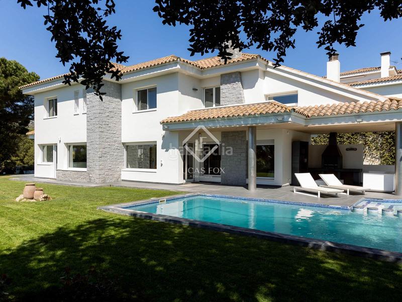 Foto 8b4abe1a-b3e8-40ab-badb-f23af382654e. Xalet amb calefacció aparcament piscina a Alella