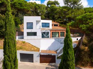 Chalet à Vallromanes. Casa villa nueva a estrenar de 4 dormitorios en venta en vallrom