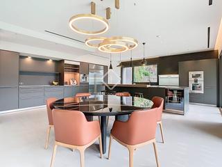 Chalet à Escaldes-Engordany. Exclusiva villa de 4 dormitorios con 273 m de zonas exteriores,