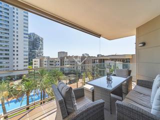 Pis a Diagonal Mar i el Front Marítim del Poblenou. Exclusivo piso de cuatro habitaciones con terraza y piscina en i