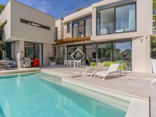 Xalet a Tamariu. Impresionante villa de diseño con 5 dormitorios y vistas al mar