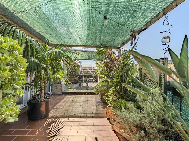 Foto 154d161b-fdef-49eb-9a5c-6bf77deb080a. Àtic amb calefacció a Raval Barcelona