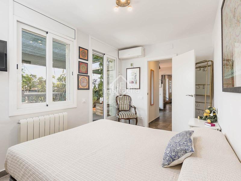 Foto 1b6be915-6255-4875-85c7-24a3d4dcbf91. Àtic amb calefacció a Raval Barcelona