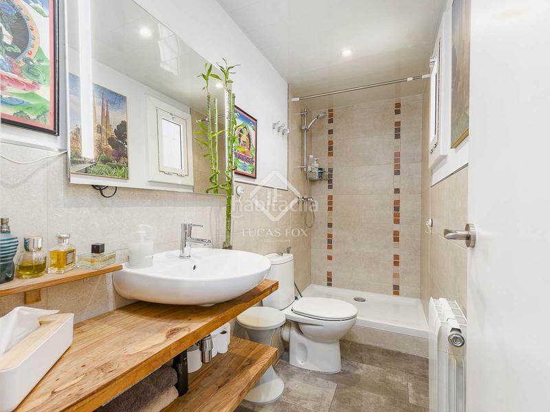 Foto 43838200-3f7a-4021-a9eb-6b6e7a5acf76. Àtic amb calefacció a Raval Barcelona