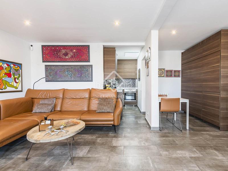 Foto 488185cd-a104-4c1e-9e16-f4d578a05374. Àtic amb calefacció a Raval Barcelona