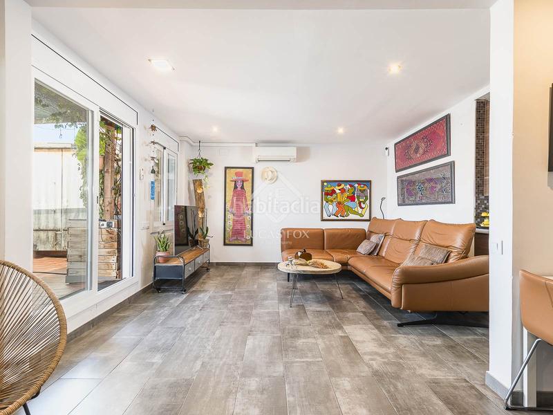 Foto 816a90a9-adf6-4fb3-bc7e-17a6355760fc. Àtic amb calefacció a Raval Barcelona