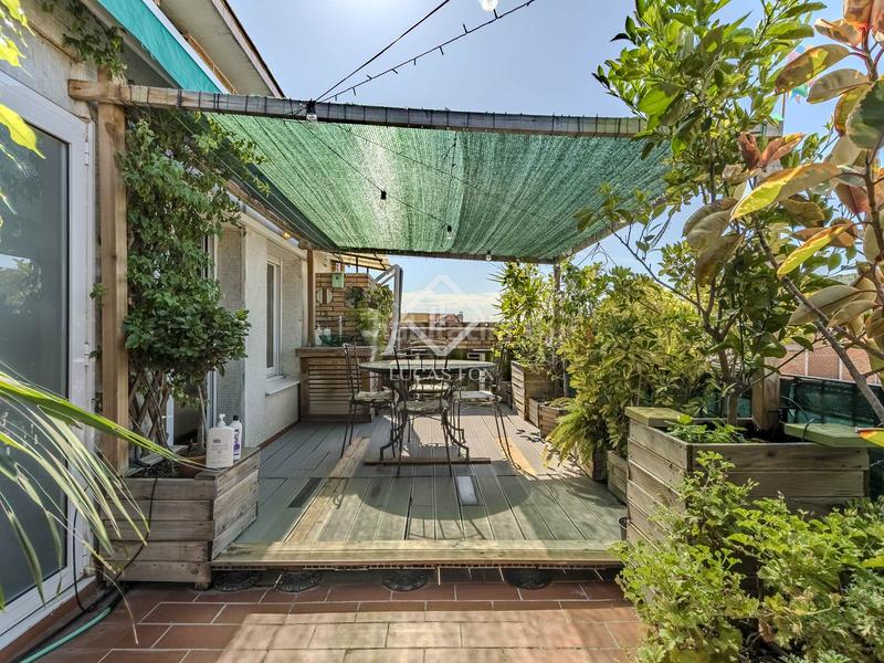 Foto 9c1993fb-fff0-4b03-bc8f-9f58c7a8dc8f. Àtic amb calefacció a Raval Barcelona