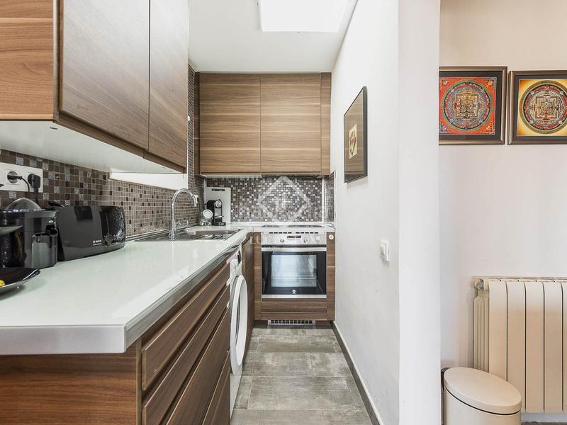 Foto b0ce7aec-e81d-4d8b-8e83-949889f4ee99. Àtic amb calefacció a Raval Barcelona