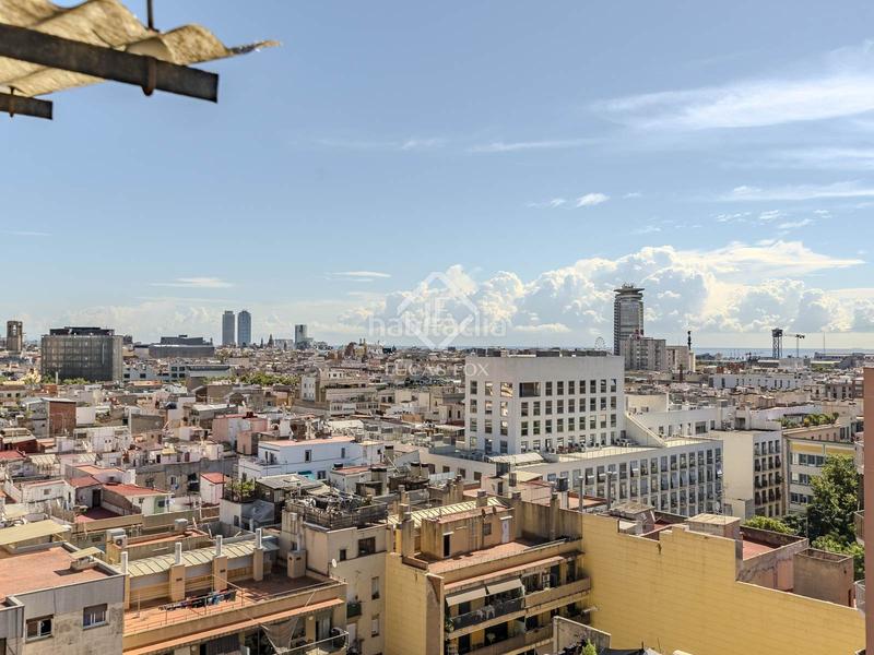 Foto ce984061-ad07-46e1-8d81-84a7e2229f4f. Àtic amb calefacció a Raval Barcelona