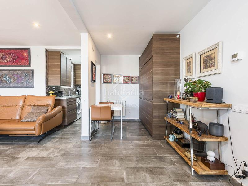 Foto ebfd7a0d-baf2-4851-8600-b0ba794c10f5. Àtic amb calefacció a Raval Barcelona