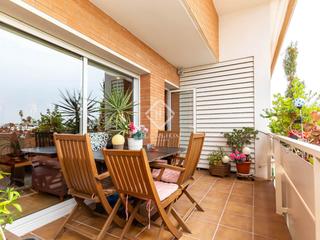 Attique à Mas Lluí. Aticodúplex de 5 habitaciones en excelentes condiciones en una c