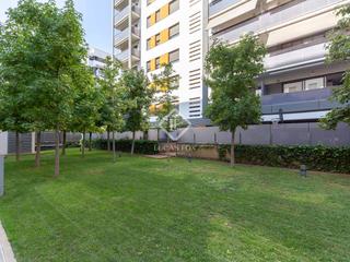 Àtic a Centre-Can Nadal. Ático en excelentes condiciones de 4 dormitorios con 20m terraza