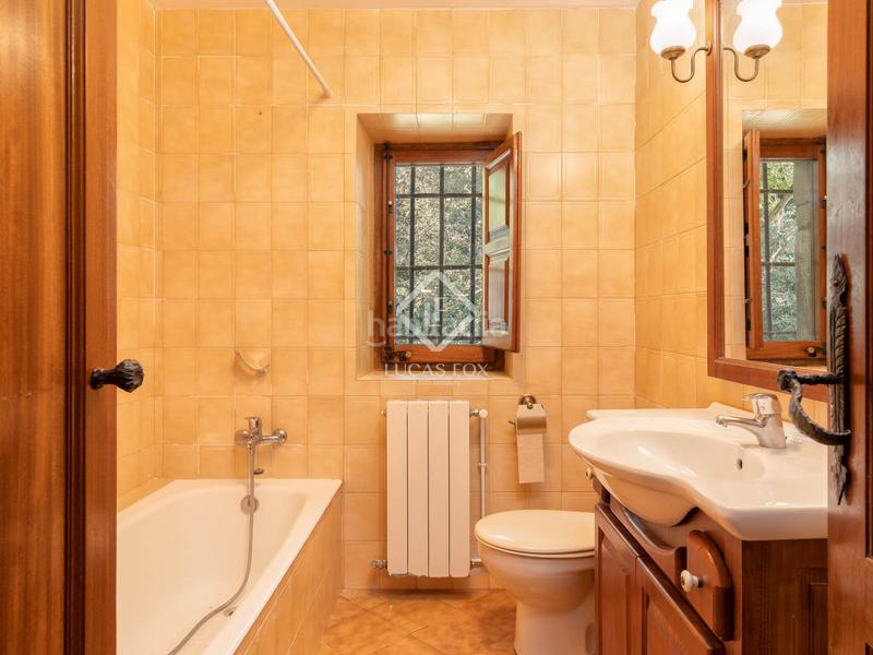 Foto eab81ccc-1ff4-4288-a3f8-f70f528849c5. Casale con riscaldamento in Vall d´en Bas (La)