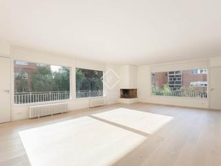 Location Appartement à Tres Torres. En alquiler de larga duración, maravilloso piso totalmente refor