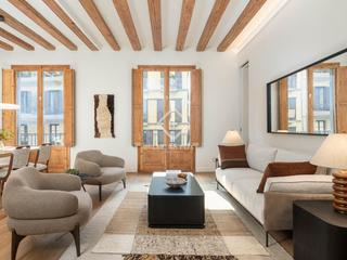 Alquiler Piso en St. Pere - Sta. Caterina - El Born. Piso en excelentes condiciones de 3 dormitorios con 9m terraza e