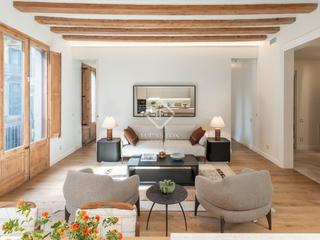 Lloguer Pis a St. Pere - Sta. Caterina - El Born. Piso en excelentes condiciones de 3 dormitorios con 9m terraza e