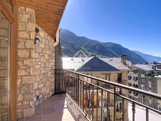 Rent Penthouse in Encamp. Ático en excelentes condiciones de 2 dormitorios con terraza en