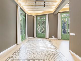 Appartamento in Gòtic. Piso en excelentes condiciones de tres dormitorios con 22m de te