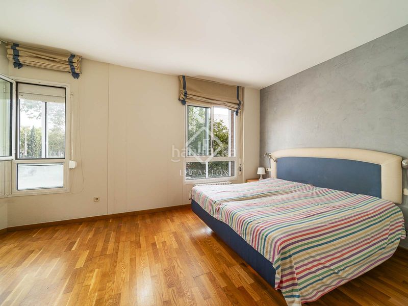 Foto 1d9e3706-424d-4745-9522-bb59a22b3d74. Pis amb calefacció aparcament a La Vila Olímpica del Poblenou Barcelona