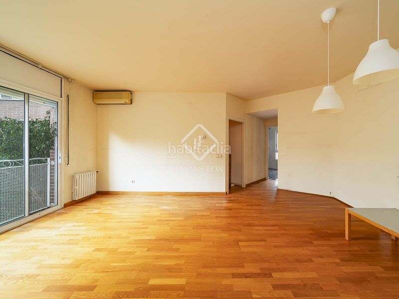 Foto 725675ae-405b-4204-8ecd-4eed138ab949. Pis amb calefacció aparcament a La Vila Olímpica del Poblenou Barcelona