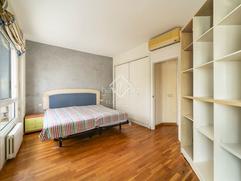 Foto 8463f35c-d143-4d39-a50c-ae2aecf3fb1d. Pis amb calefacció aparcament a La Vila Olímpica del Poblenou Barcelona