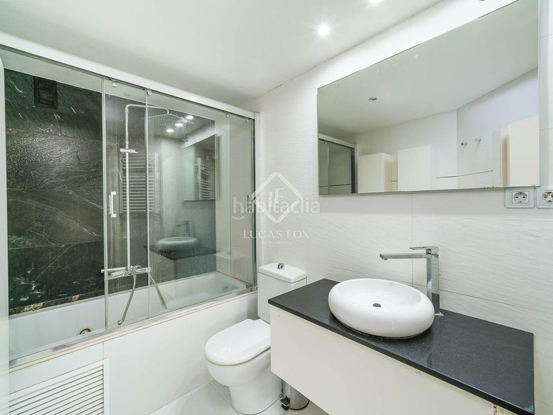 Foto c7b3524a-9a9a-4898-8518-14b0358eba48. Pis amb calefacció aparcament a La Vila Olímpica del Poblenou Barcelona