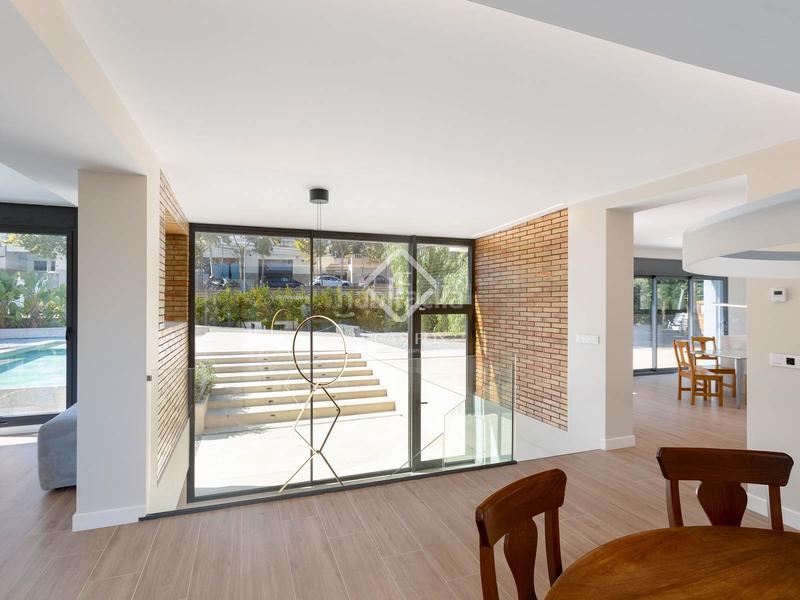 Foto cfc86289-81df-4dff-89e9-b8b82ffc3365. Chalet avec chauffage parking piscine dans Tiana