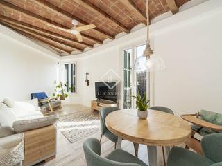 Appartement à Fort Pienc. Encantador piso con balcón soleado y dos habitaciones dobles en