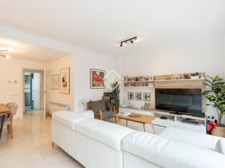 Chalet in Mira-sol. Casa adosada de 248m2 construidos, 5 habitaciones, 4 baños y jar