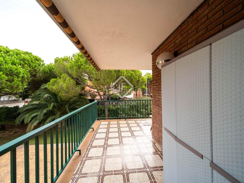 Foto d6aac3c6-9f5c-44ab-87ea-1ab8a29b7324. Flat with heating parking pool in Gava Mar Gavà