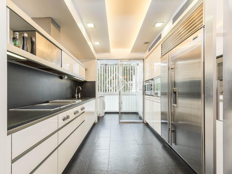 Foto 221716f8-1931-4d6b-b5a5-68bb04893642. Appartamento con riscaldamento parcheggio in Tres Torres Barcelona