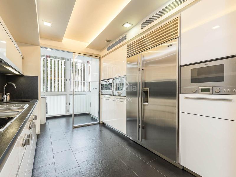 Foto 653f6301-0f32-432b-b461-233756558f60. Appartamento con riscaldamento parcheggio in Tres Torres Barcelona