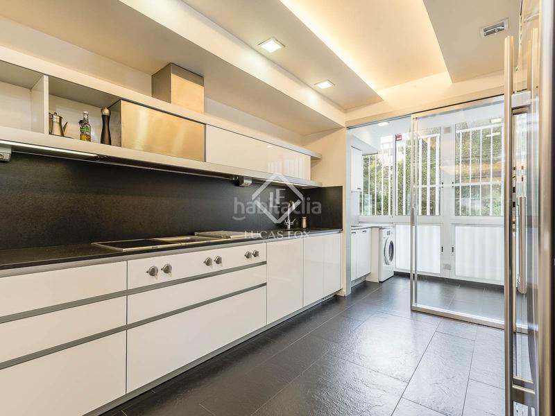 Foto 81da1704-14ab-40b4-93c2-8a88bc187039. Appartamento con riscaldamento parcheggio in Tres Torres Barcelona