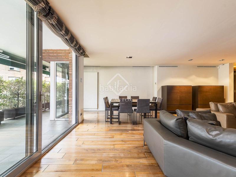 Foto c8e7f3b8-3bf5-4937-86d3-e984d44224b0. Appartamento con riscaldamento parcheggio in Tres Torres Barcelona