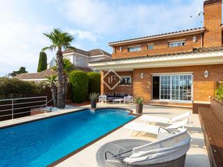 Chalet à Teià. Casa de 4 dormitorios en venta en teià, barcelona