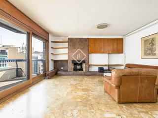 Penthouse in Sant Gervasi - Galvany. Sofisticado ático tríplex, para reformar, con terrazas y piscina