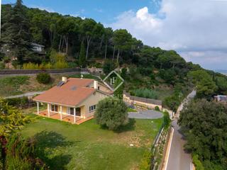 Chalet en Vallromanes. Casa de 4 dormitorios en venta en vallromanes, barcelona