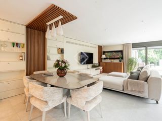 Chalet in Golf-Can Trabal. Casa de 4 dormitorios, con espacio polivalente  en venta en golf