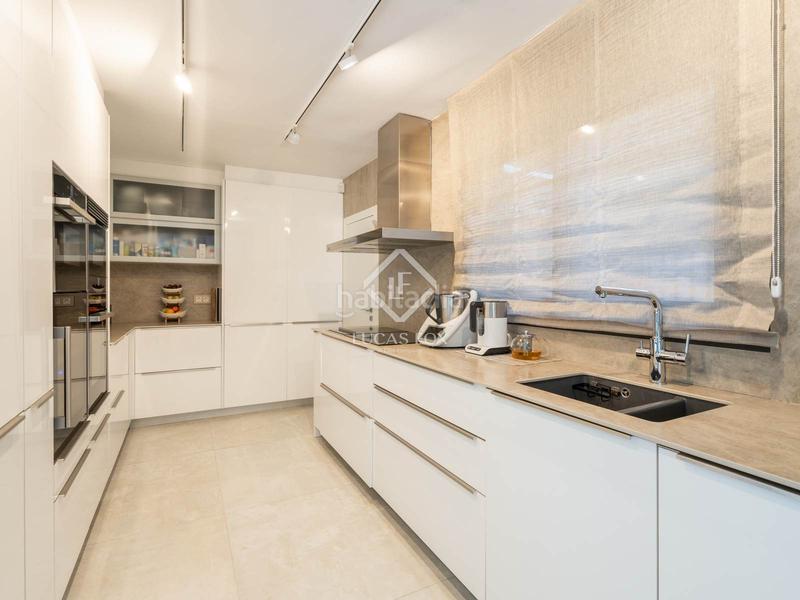 Foto 42f091f3-c24e-4cf0-9ba5-ede7e17e533c. Xalet amb calefacció aparcament piscina a Golf-Can Trabal Sant Cugat del Vallès