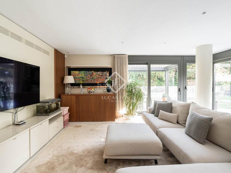 Foto 4cbada8d-7e9c-4144-9eb9-77263f10b0f0. Xalet amb calefacció aparcament piscina a Golf-Can Trabal Sant Cugat del Vallès