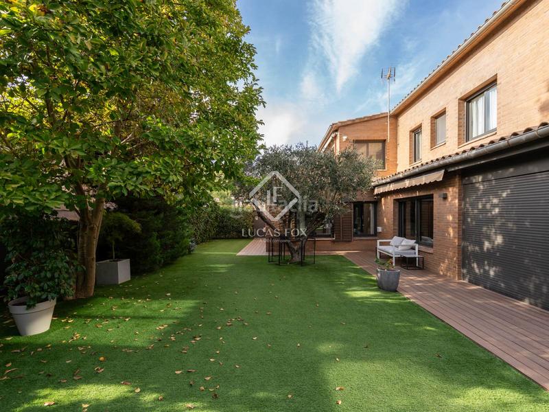 Foto 567a50d1-c95b-4c58-a065-8adcbbace657. Xalet amb calefacció aparcament piscina a Golf-Can Trabal Sant Cugat del Vallès