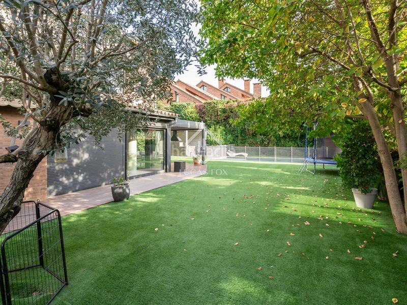 Foto 659e59ff-48a7-44b3-881c-ab7c053f1079. Xalet amb calefacció aparcament piscina a Golf-Can Trabal Sant Cugat del Vallès