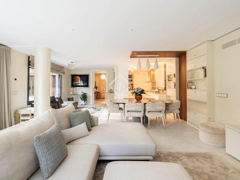 Foto 6e4eb83e-d503-4182-80d9-7f39d6f6ef8c. Xalet amb calefacció aparcament piscina a Golf-Can Trabal Sant Cugat del Vallès