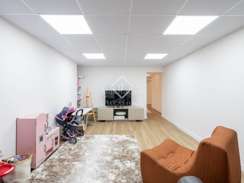 Foto 9b25999f-cc0a-46b9-af8f-af449b5d9529. Xalet amb calefacció aparcament piscina a Golf-Can Trabal Sant Cugat del Vallès