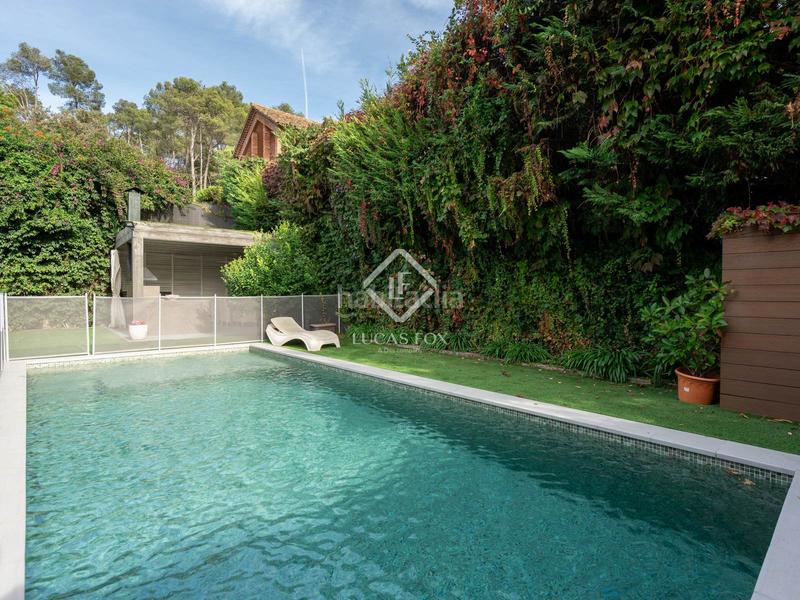 Foto affbf85b-23a6-47e6-9a15-c4a3bf0b0d16. Xalet amb calefacció aparcament piscina a Golf-Can Trabal Sant Cugat del Vallès