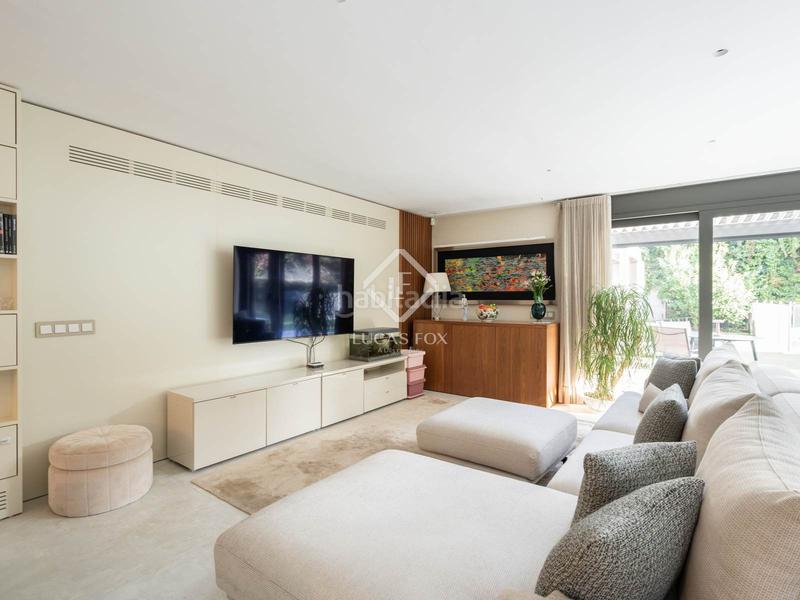 Foto b2efd324-e574-442e-bc52-1a5b3516f0a0. Xalet amb calefacció aparcament piscina a Golf-Can Trabal Sant Cugat del Vallès