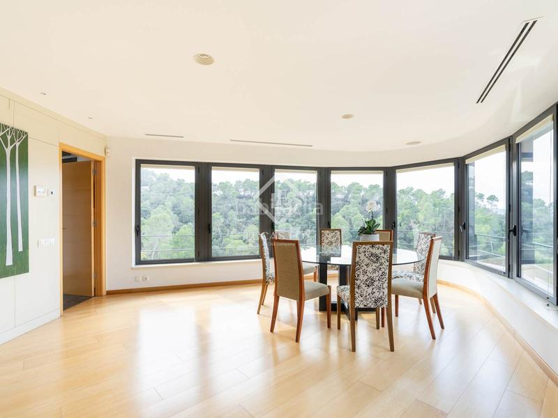 Foto 59e20843-d6e8-4f49-b24d-9bcc5fbdf33a. Chalet avec chauffage parking piscine dans La Floresta Sant Cugat del Vallès