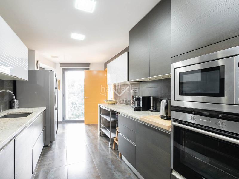 Foto 6be90630-a26b-47c0-acde-1eb1a9839bd6. Xalet amb calefacció aparcament piscina a La Floresta Sant Cugat del Vallès