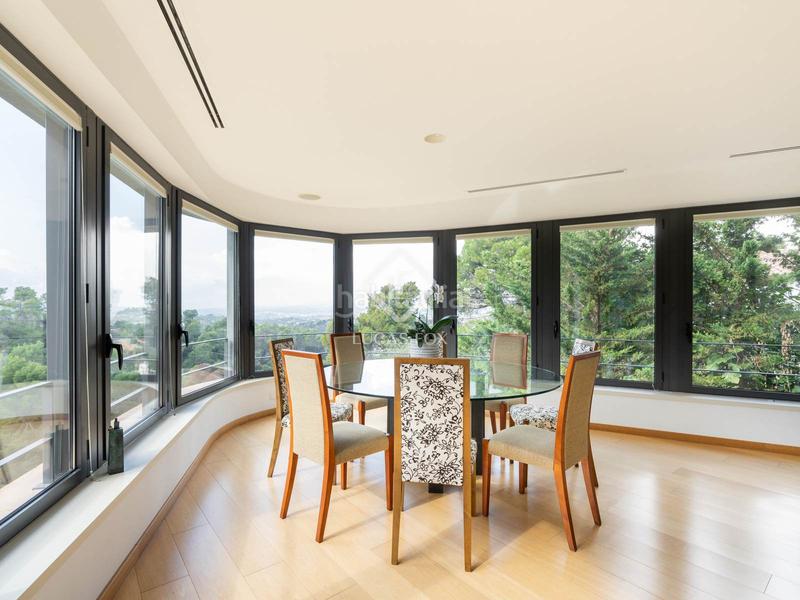 Foto d9d5b2e6-94c7-448d-aa84-6b932f57b23a. Xalet amb calefacció aparcament piscina a La Floresta Sant Cugat del Vallès