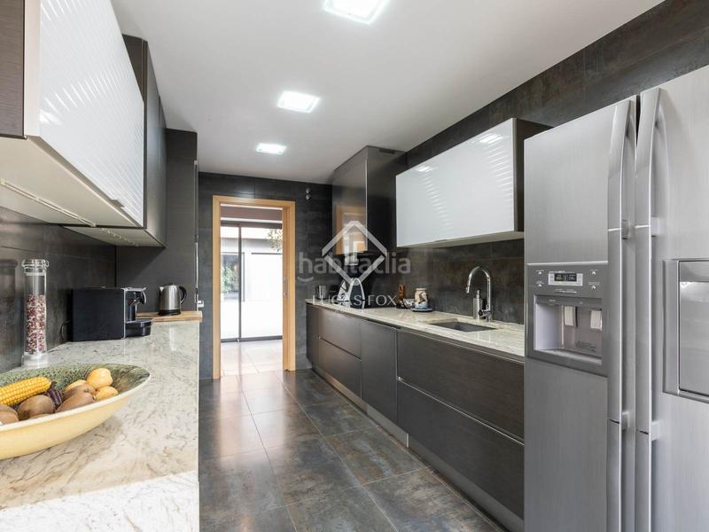 Foto fbef0c75-3a5e-444b-8ae6-44013f72492b. Xalet amb calefacció aparcament piscina a La Floresta Sant Cugat del Vallès